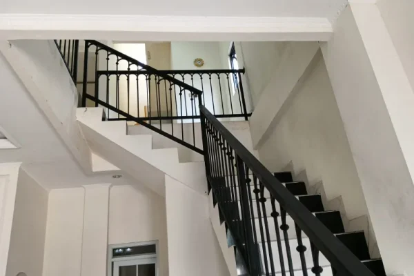 img_reling tangga dan balkon pegangan kayu_004